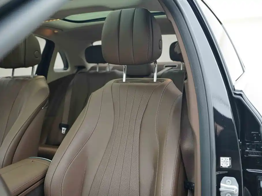 Mercedes-Benz E-Class — миниатюра 10