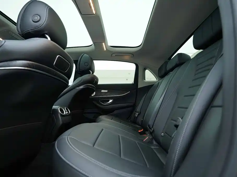 Mercedes-Benz E-Class — миниатюра 19