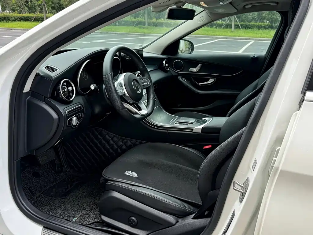 Mercedes-Benz C-Class — миниатюра 12