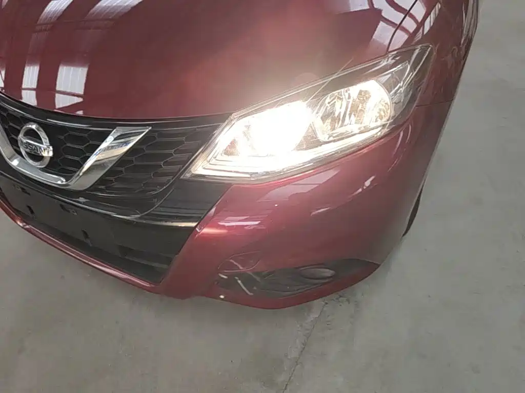 Nissan Tiida — миниатюра 24