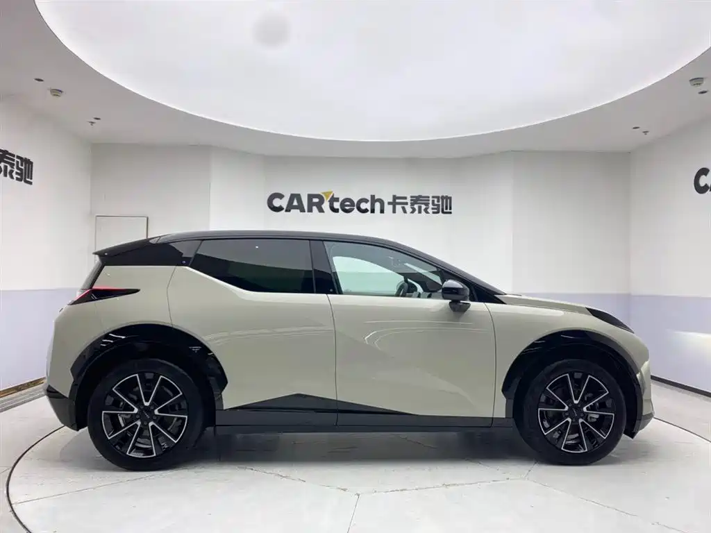 Zeekr X 2025 мест