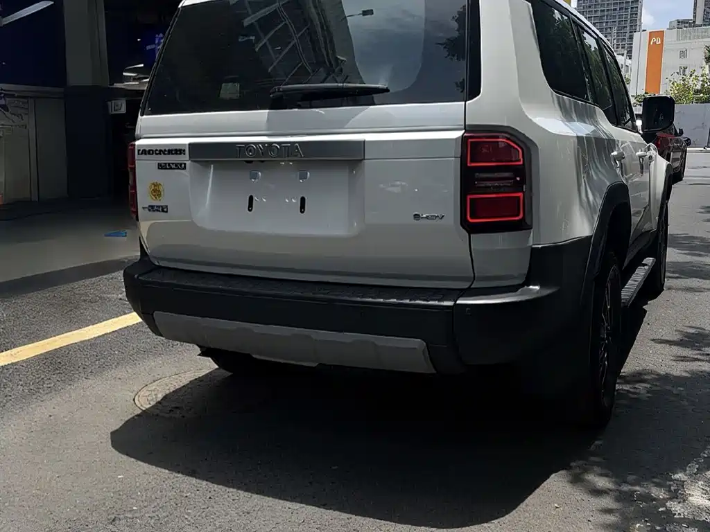 Toyota Land Cruiser Prado 2026 2.4T TX 5 мест