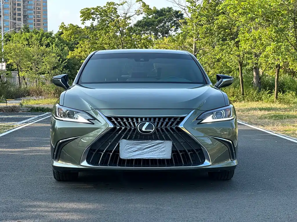 Lexus ES — миниатюра 2
