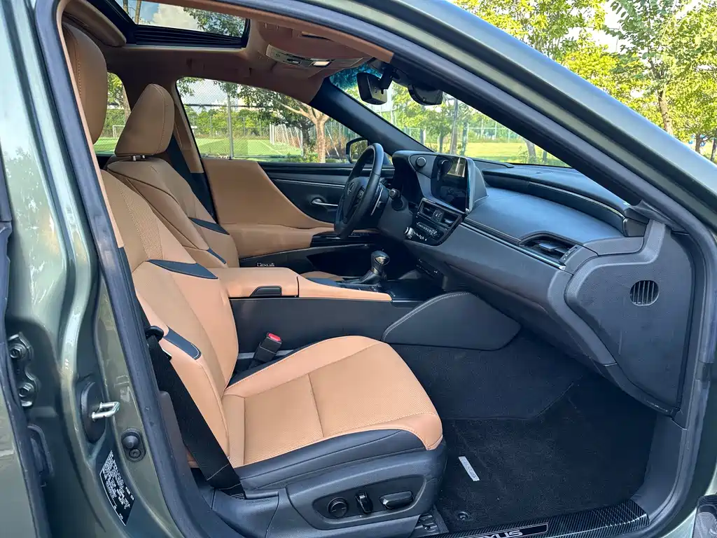 Lexus ES — миниатюра 12