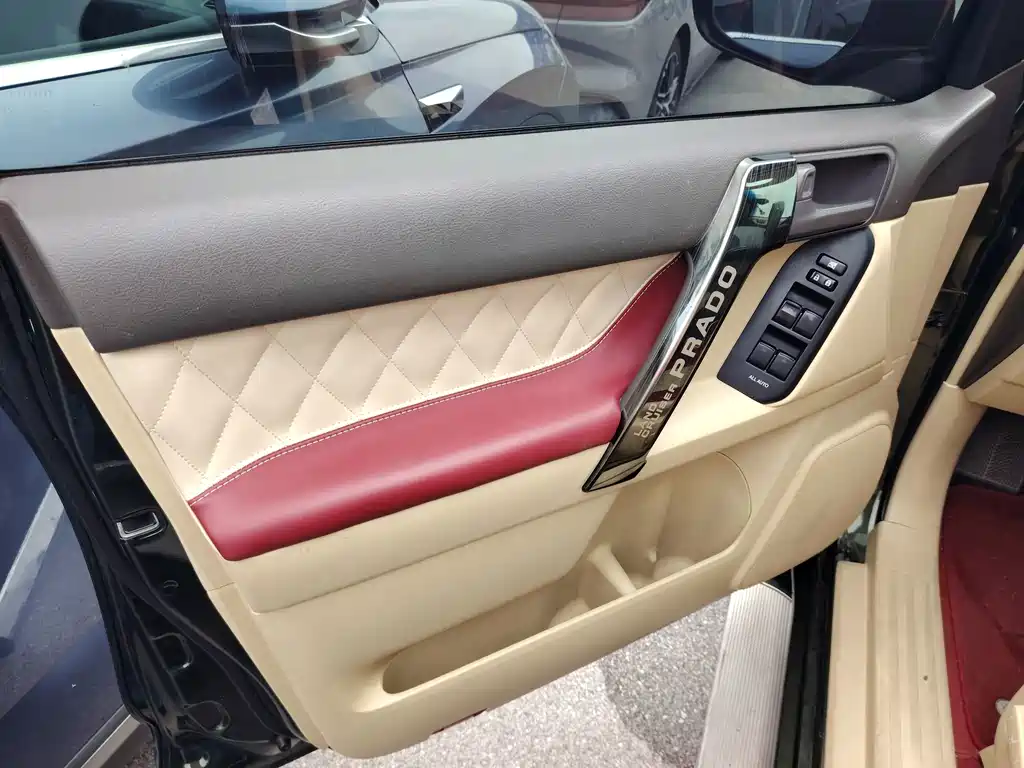 Toyota Prado (Import) — миниатюра 7