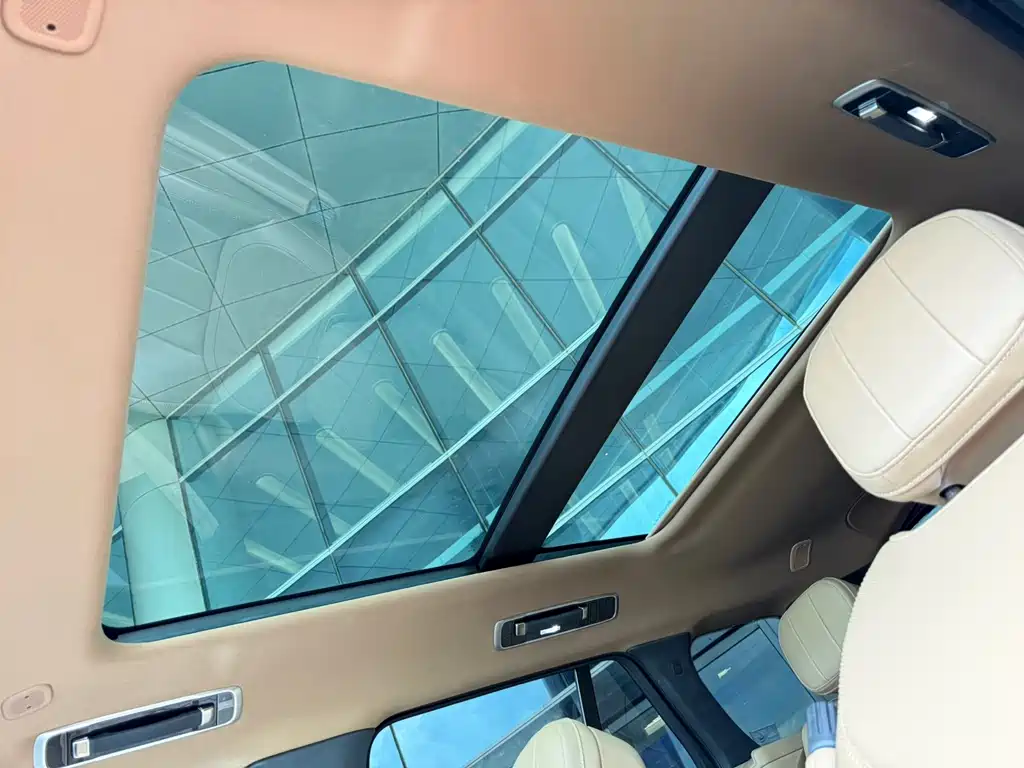 Land Rover Range Rover — миниатюра 8
