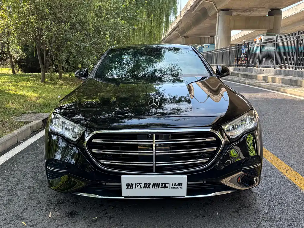 Mercedes-Benz E-Class — миниатюра 2