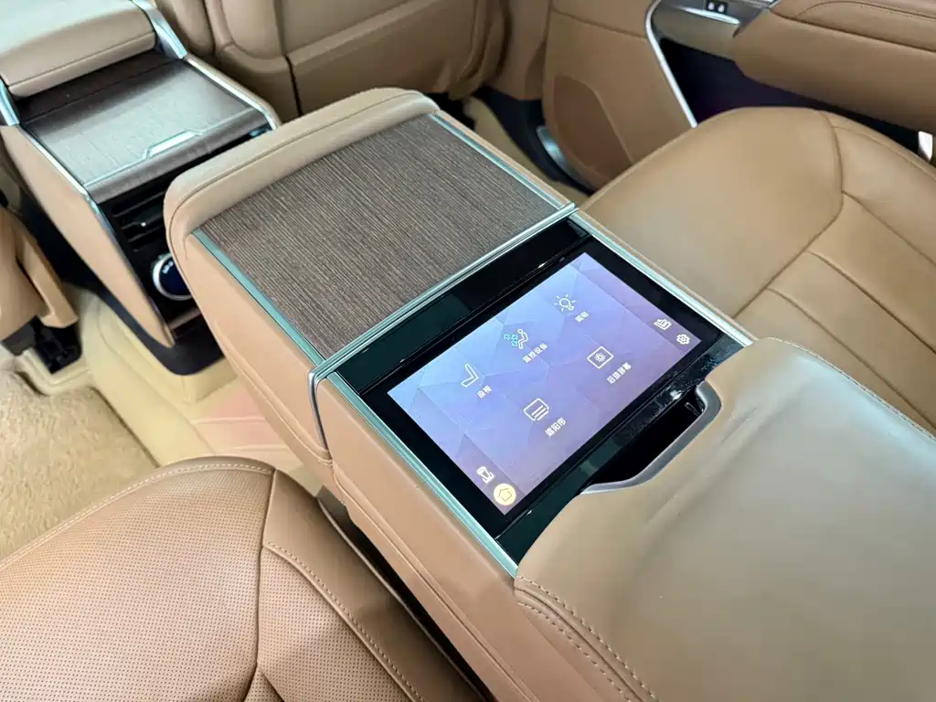 Land Rover Range Rover — миниатюра 9