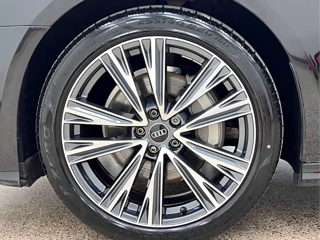 Audi A6L 2023 40 TFSI Luxury