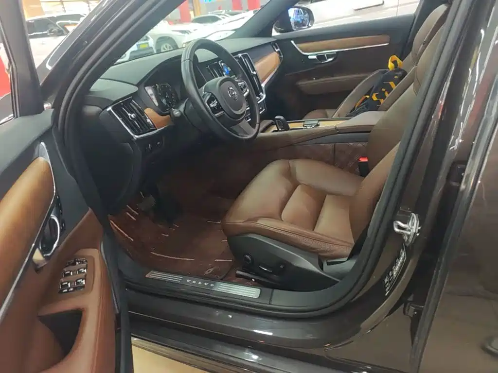 Volvo S90 — миниатюра 15