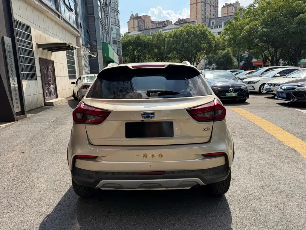 Geely Vision X3 — миниатюра 9