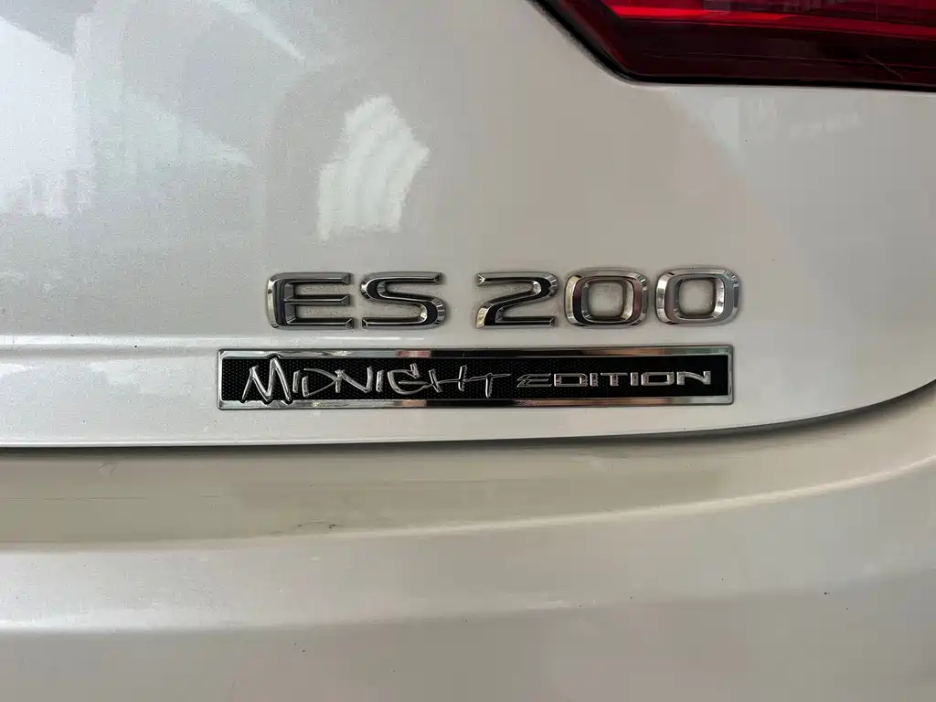 Lexus ES 2016 200 Midnight
