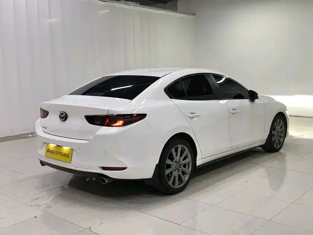 Mazda 3 Axela — миниатюра 4