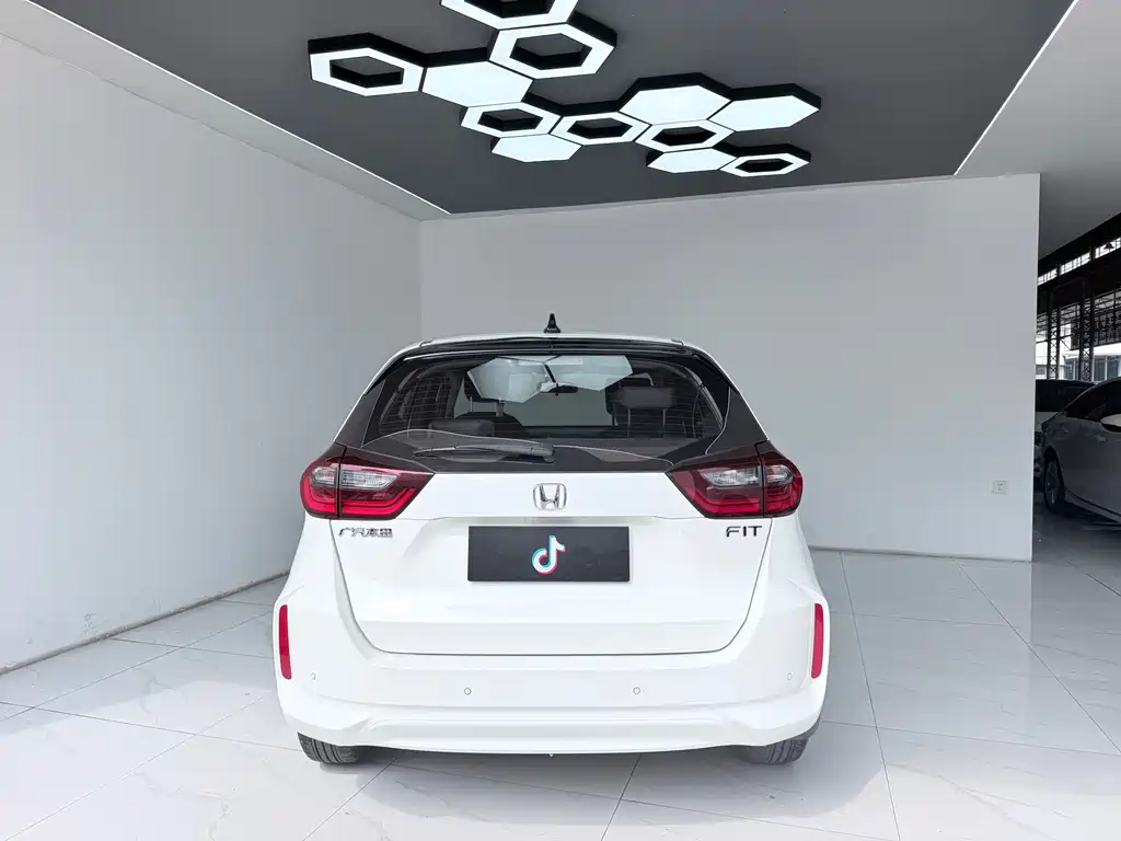 Honda Fit — миниатюра 8