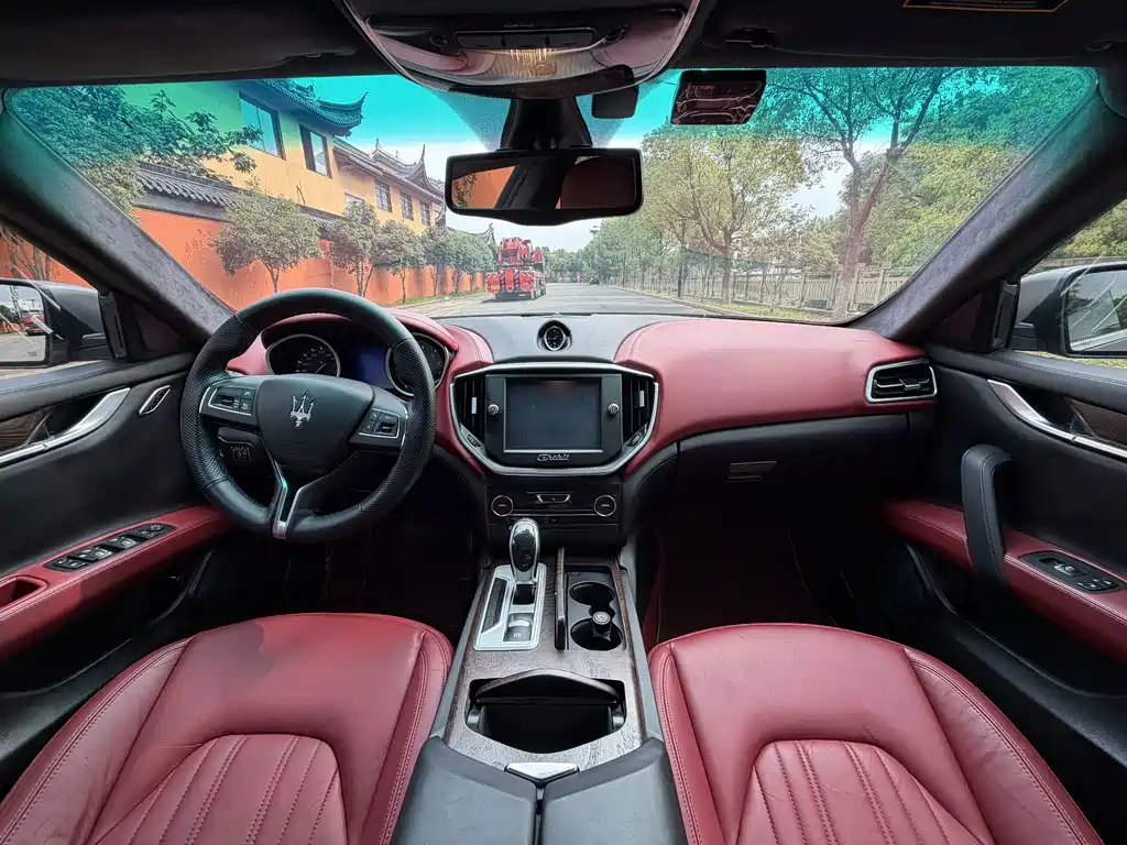Maserati Ghibli — миниатюра 5