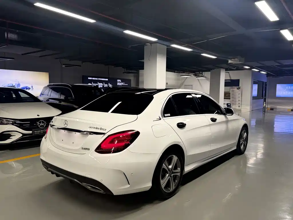Mercedes-Benz C-Class — миниатюра 8