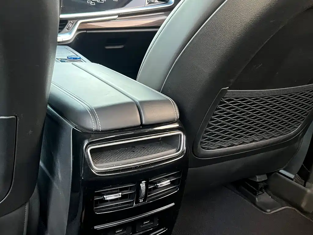 Geely Borui Hybrid — миниатюра 19