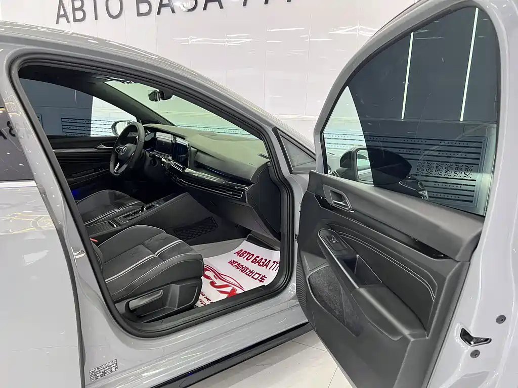 Volkswagen Golf — миниатюра 18