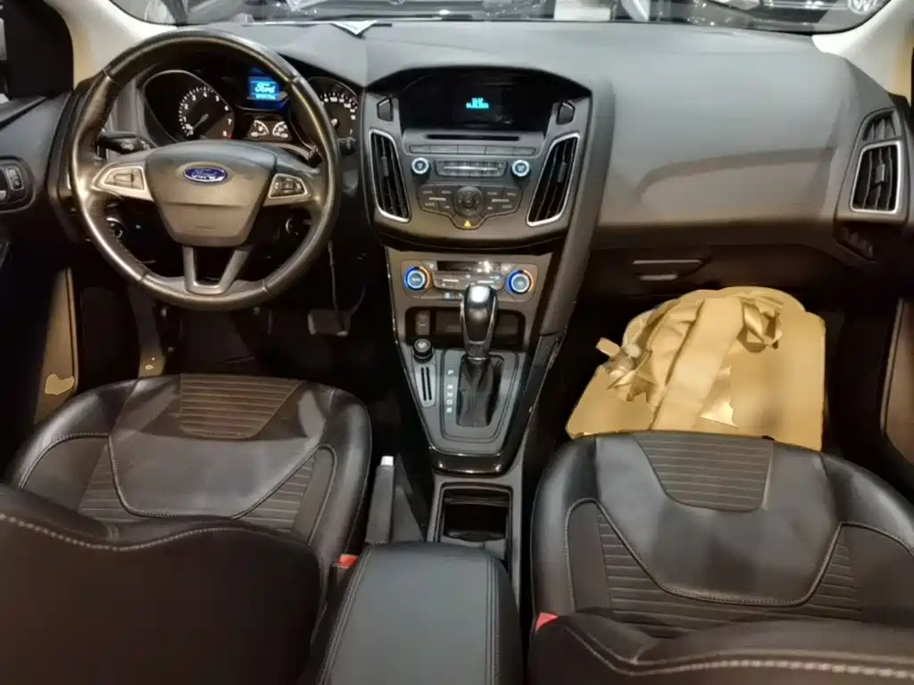 Ford Focus — миниатюра 10