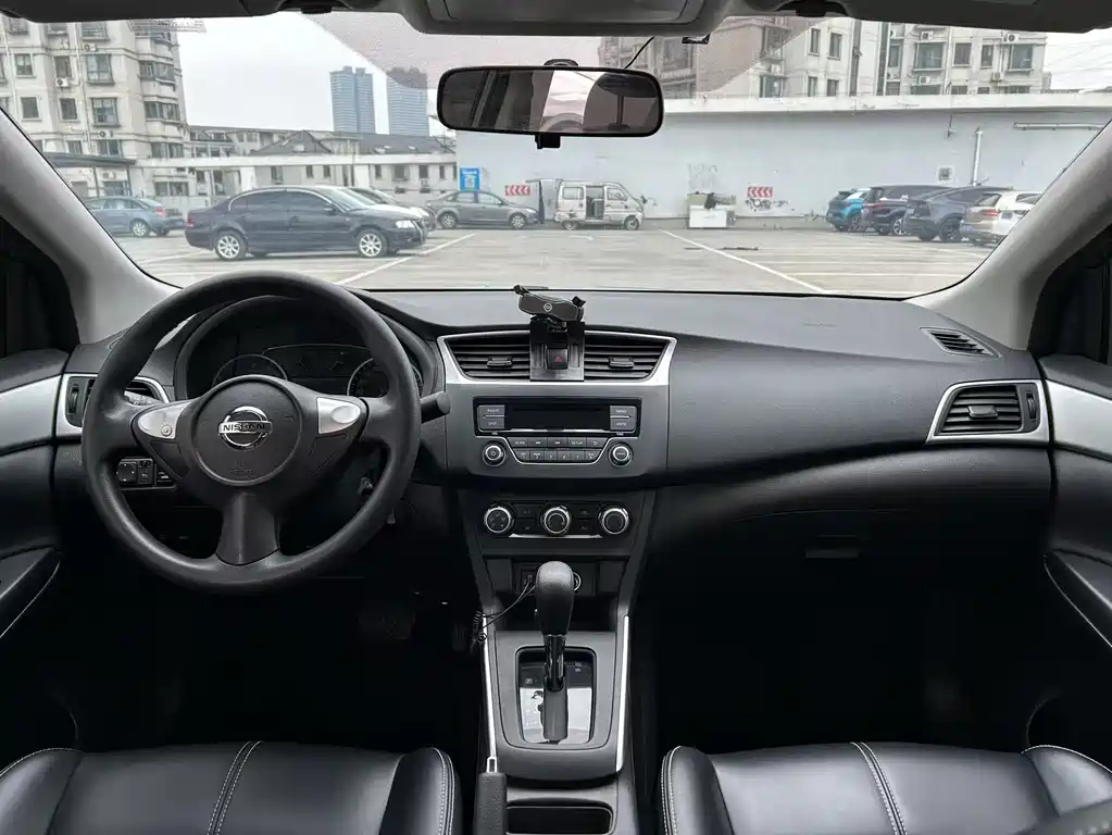 NISSAN XUAN YI