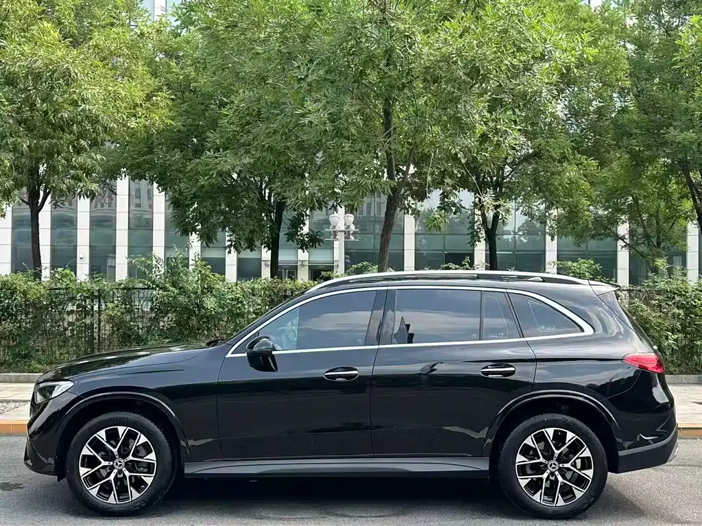 Mercedes-Benz GLC 2024 GLC 260 L 4MATIC 5 мест