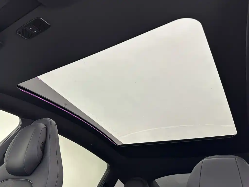 Tesla Model Y L — миниатюра 13