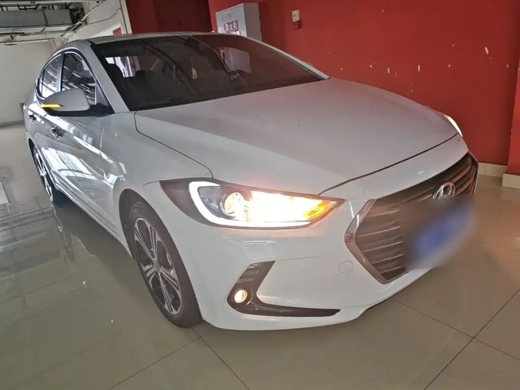 Hyundai Elantra — миниатюра 4