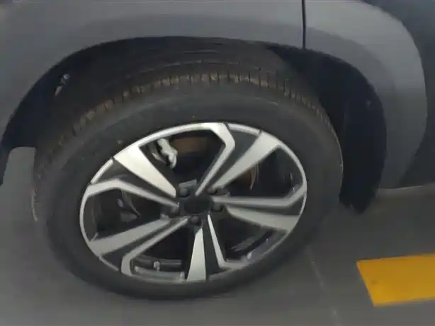 Geely Boyue L L 2025 1.5TD DCT
