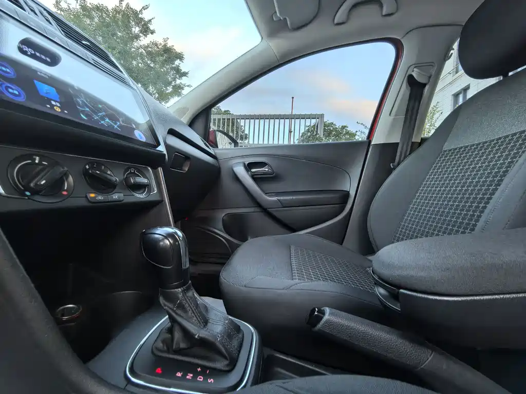 Volkswagen Polo — миниатюра 12