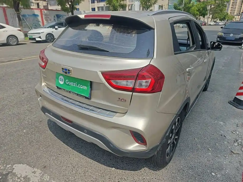Geely Vision X3 — миниатюра 7