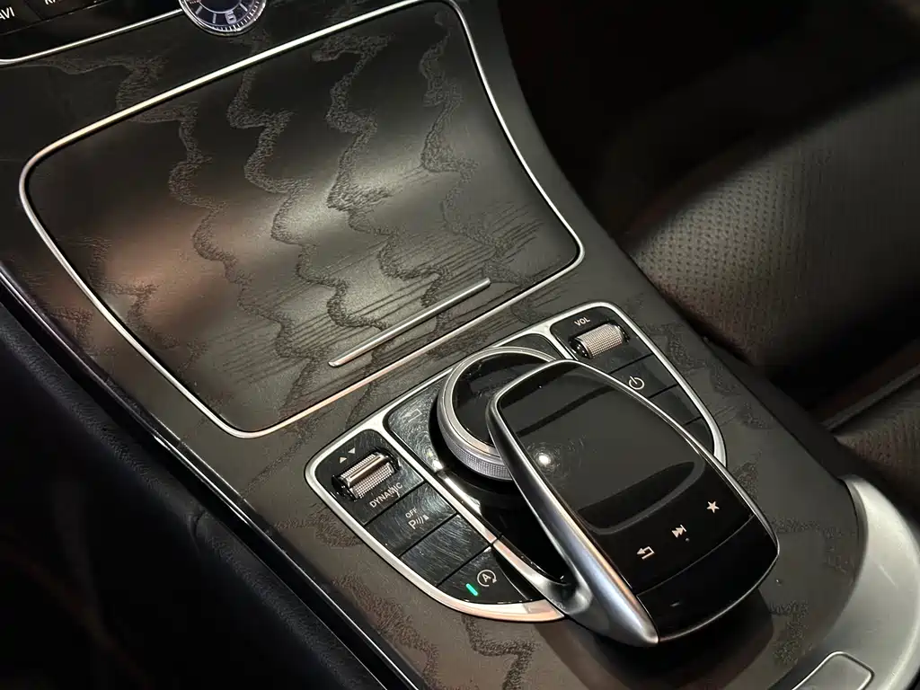 Mercedes-Benz C-Class — миниатюра 14