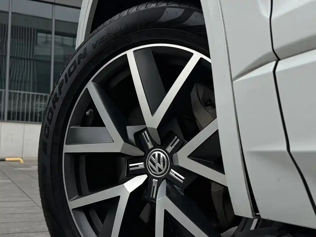 Volkswagen Touareg — миниатюра 4