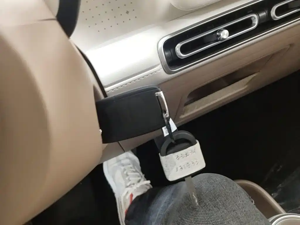 Wuling MINIEV — миниатюра 9