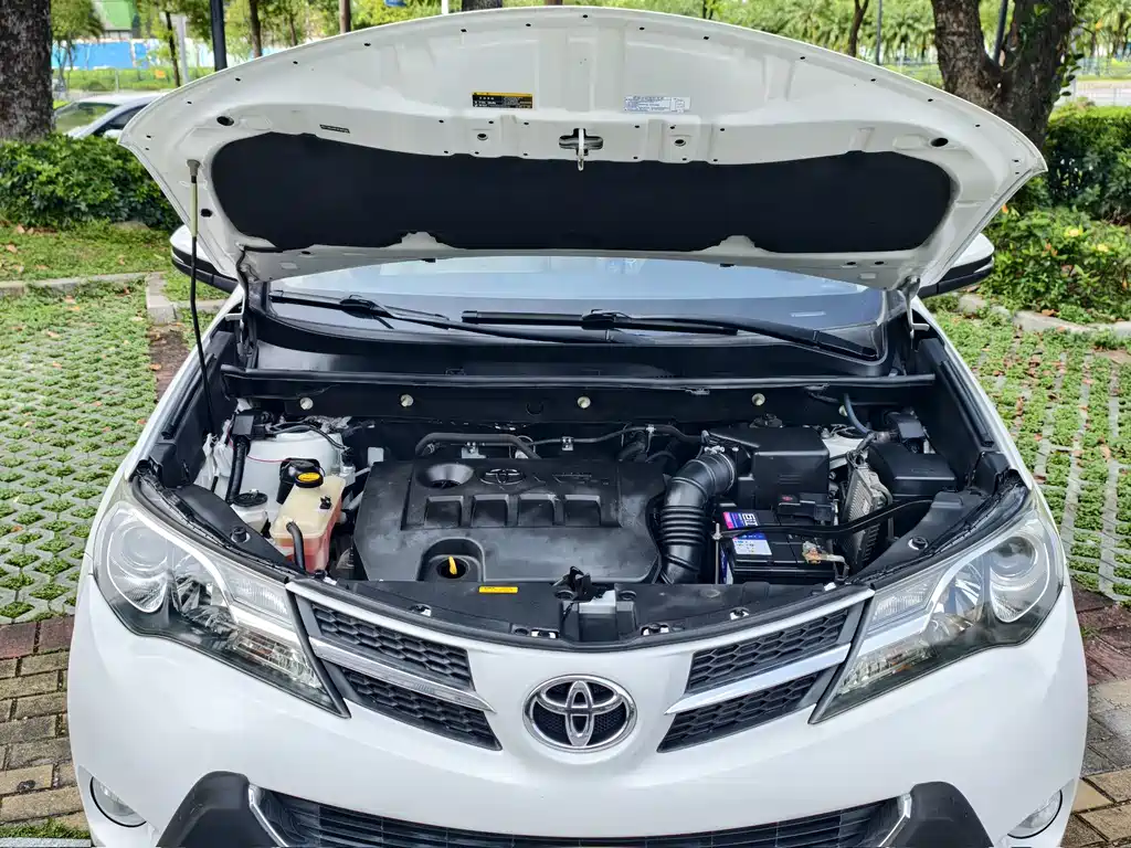 Toyota RAV4 — миниатюра 14