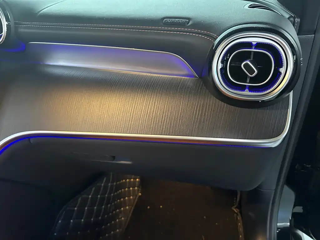 Mercedes-Benz GLC — миниатюра 11