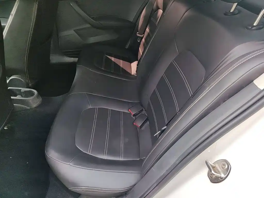 Volkswagen Santana — миниатюра 17