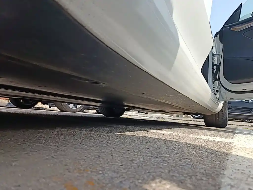 Tesla Model 3 — миниатюра 21