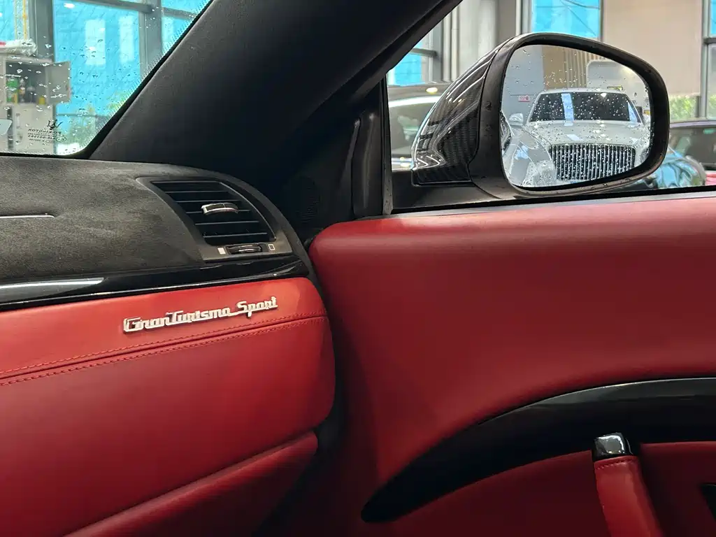 Maserati GranTurismo — миниатюра 12