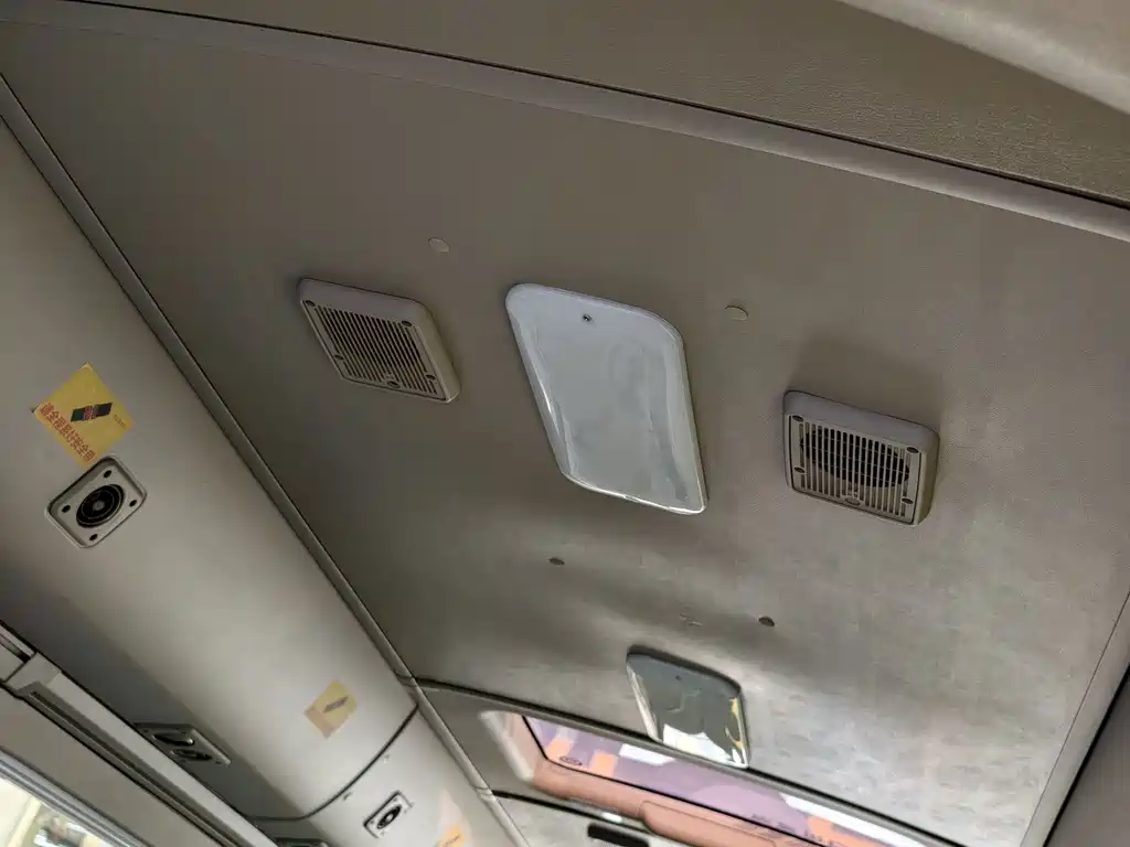Toyota Coaster — миниатюра 12