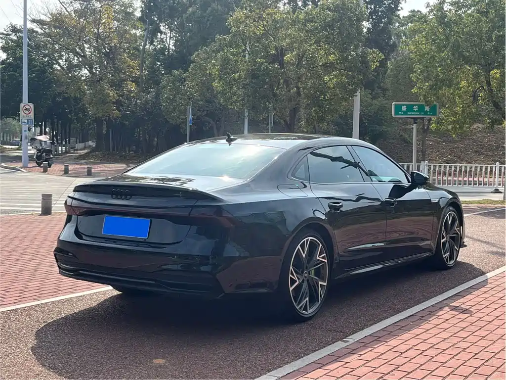Audi A7L 2024 45 TFSI quattro S-line