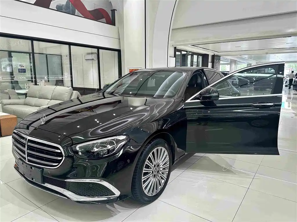 Mercedes-Benz E-Class — миниатюра 5