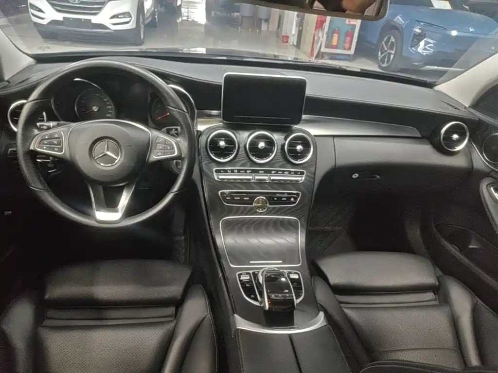 Mercedes-Benz C-Class — миниатюра 10
