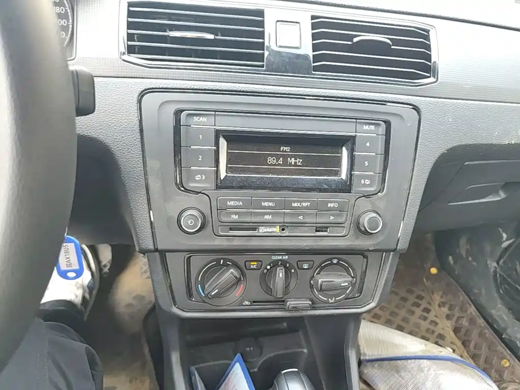 Volkswagen Santana — миниатюра 13