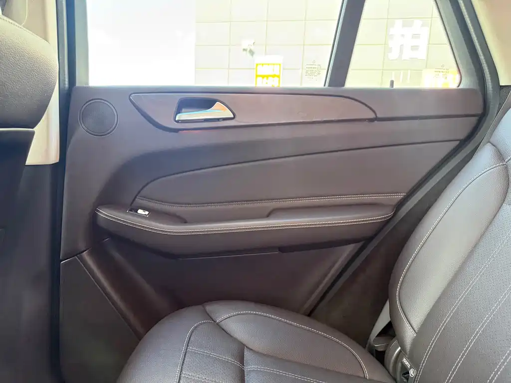 Mercedes-Benz GLE (Import) — миниатюра 33