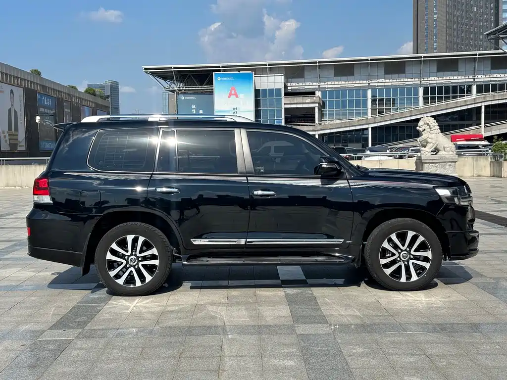 Toyota Land Cruiser — миниатюра 4