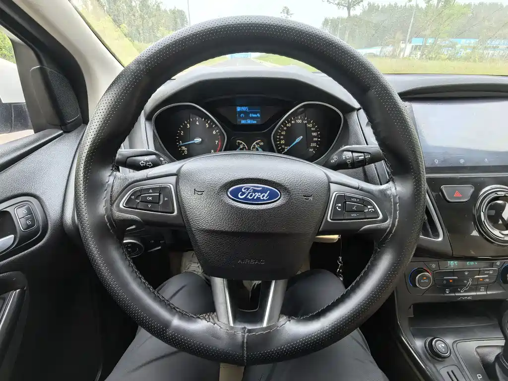 Ford Focus — миниатюра 7