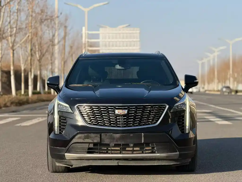 CADILLAC XT4