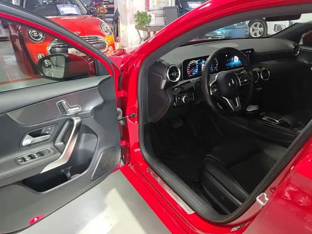 Mercedes-Benz A-Class (Import) — миниатюра 16