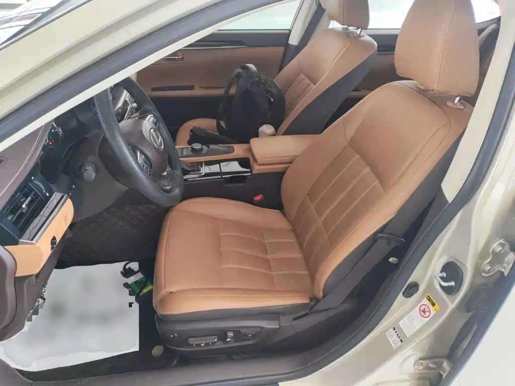 Lexus ES — миниатюра 12