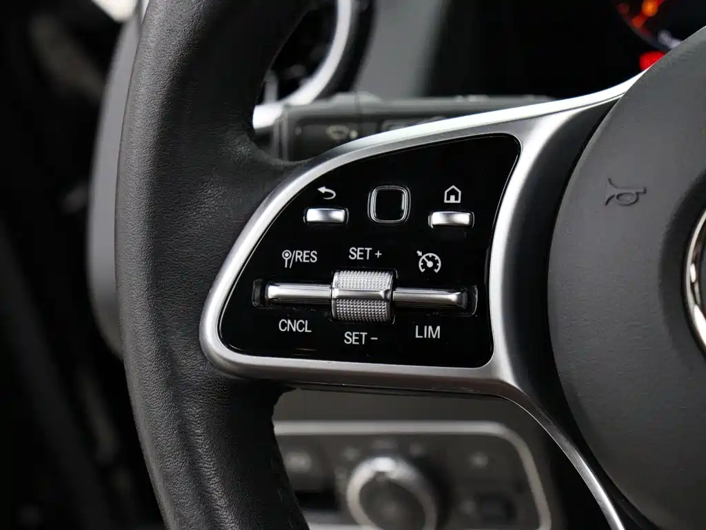 Mercedes-Benz GLB — миниатюра 13